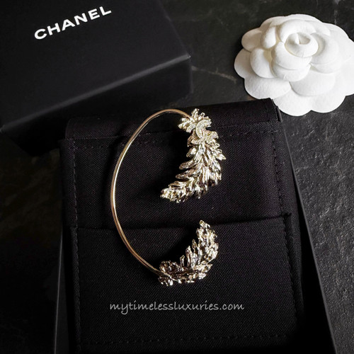 CHANEL 25S Runway Feather Ear Cuff *New