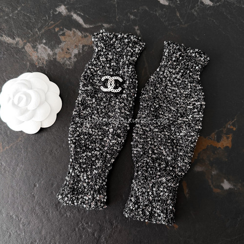 CHANEL 23A CC Logo Sequined Fingerless Gloves *New