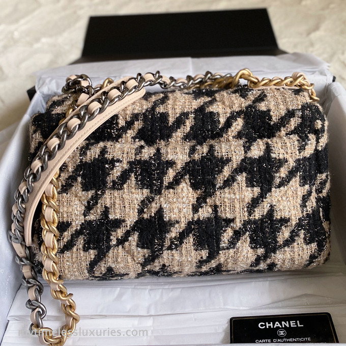 CHANEL 19K Houndstooth Tweed 19 Small Beige/Black #28726596 *New - Timeless  Luxuries