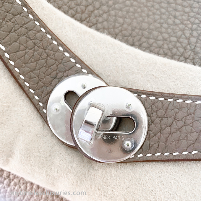 HERMES Lindy 26 Etoupe Clemence Palladium HW *New - Timeless Luxuries