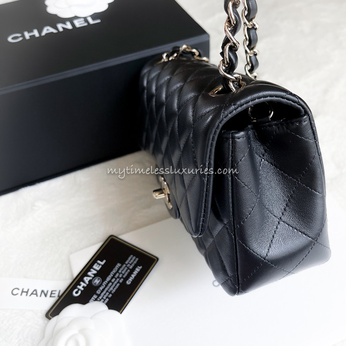 Small flap bag, Lambskin & gold-tone metal, black — Fashion