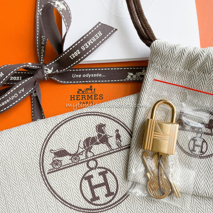 Authentic Brand New Hermes Picotin 18 Bleu Pale in gold Hardware Z stamp