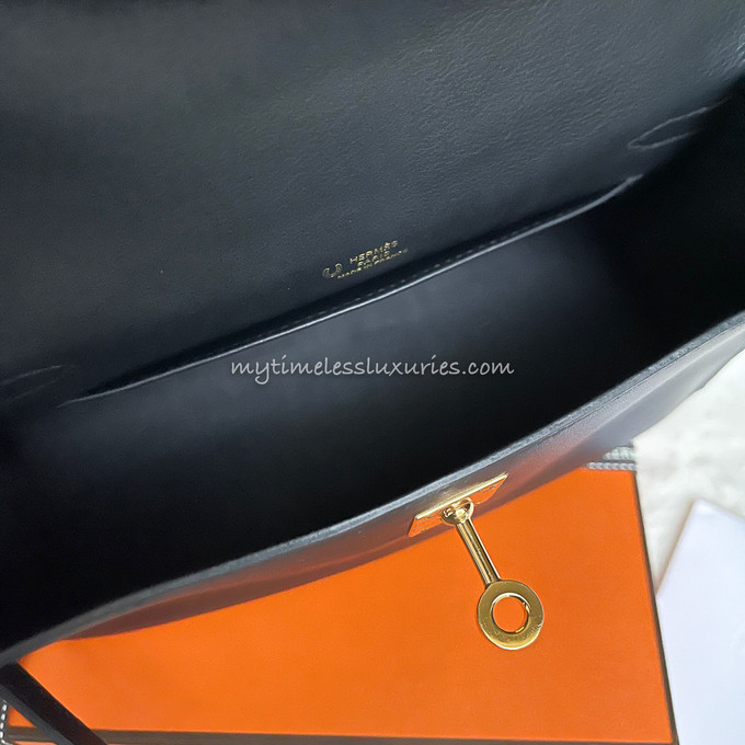 Hermès Kelly Pochette Noir (Black) Swift Gold Hardware GHW