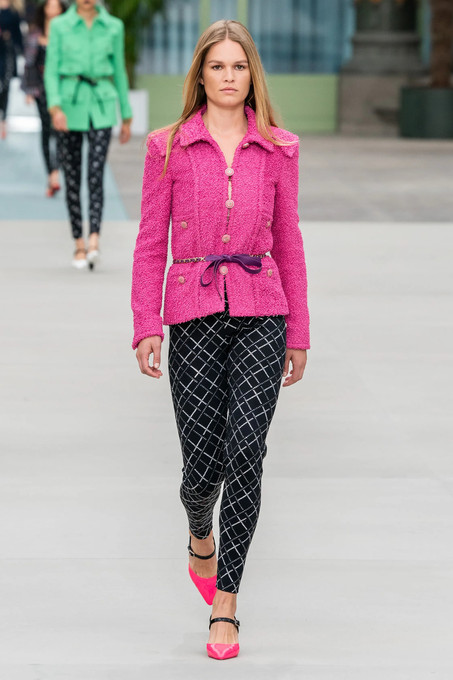 CHANEL 14C Pink Tweed Jacket 36 - Timeless Luxuries