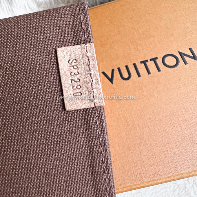 LOUIS VUITTON Petit Sac Plat Monogram - Timeless Luxuries