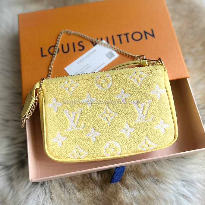 2022 Louis Vuitton Empreinte Sunset Kaki Khaki Green Beige Mini Pochette  Bag