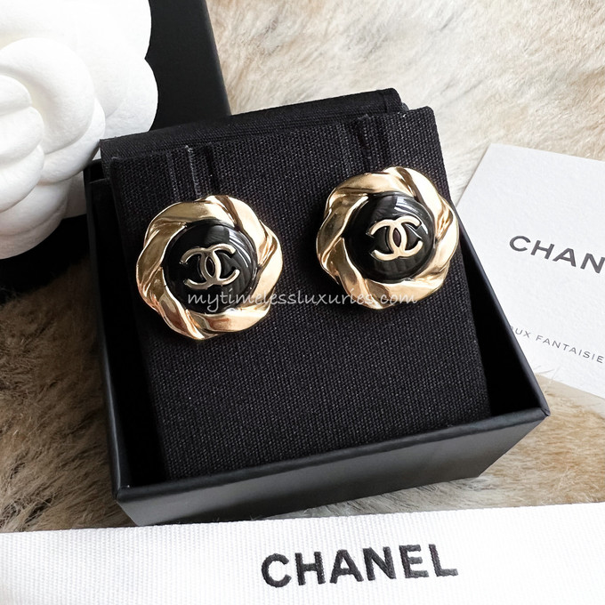 Chanel Creoles Gold hardware Metal ref.708813 - Joli Closet