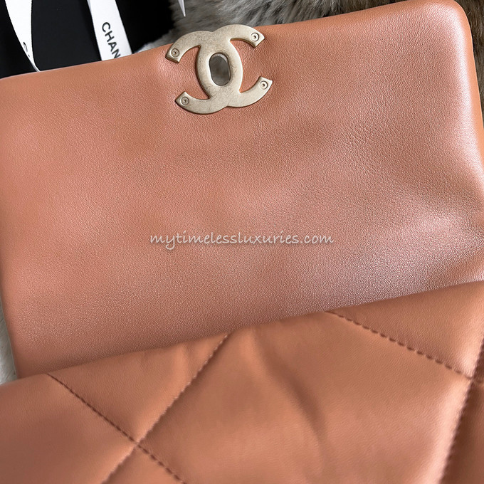 Chanel Small 19 flap bag caramel lambskin K21 new