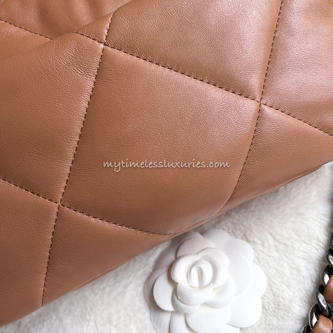 Chanel Large 19 flap bag caramel lambskin 21K new