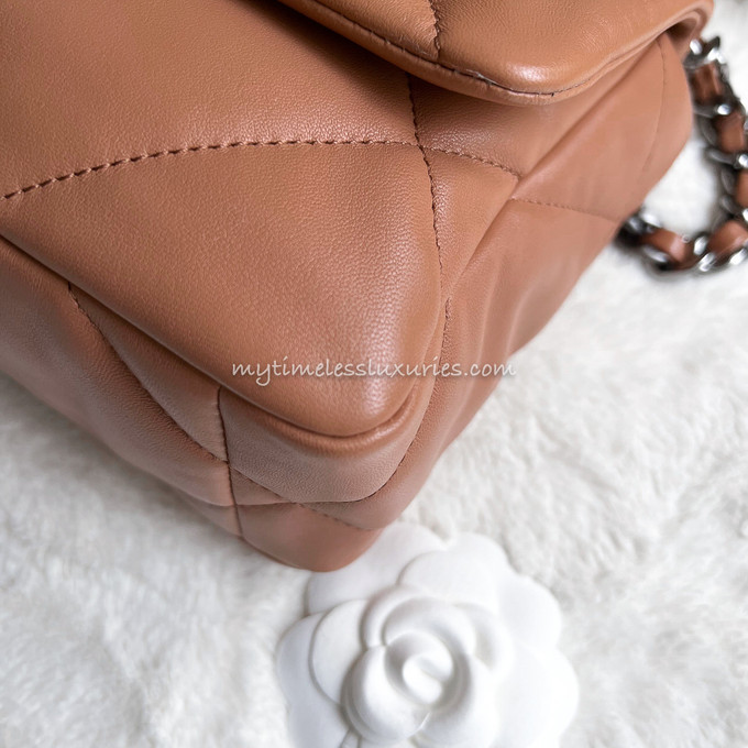 Chanel Large 19 flap bag caramel lambskin 21K new