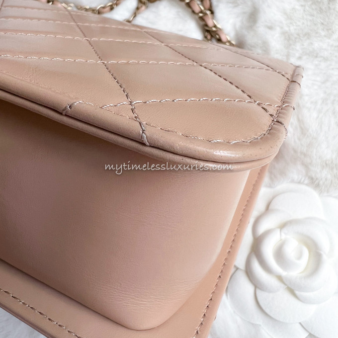 CHANEL 21A Perfect Fit Flap Bag Beige GHW - Timeless Luxuries