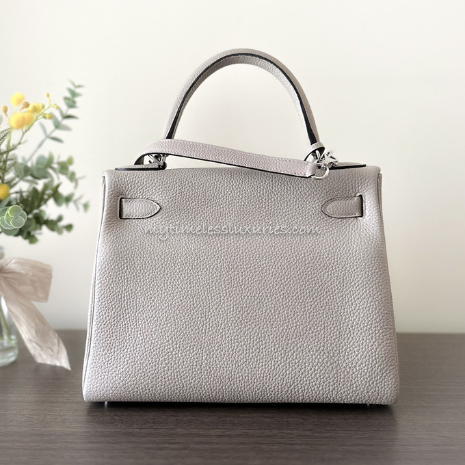 HERMES Kelly 28 Gris Tourterelle Togo PHW - Timeless Luxuries