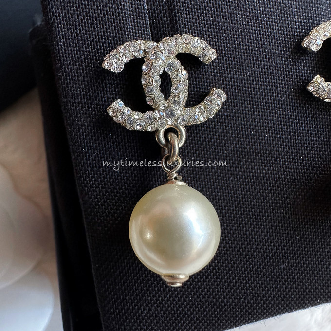 Chanel Pink Gem Stone with Crystal cc pearl Drop earrings ALC0862 –  LuxuryPromise
