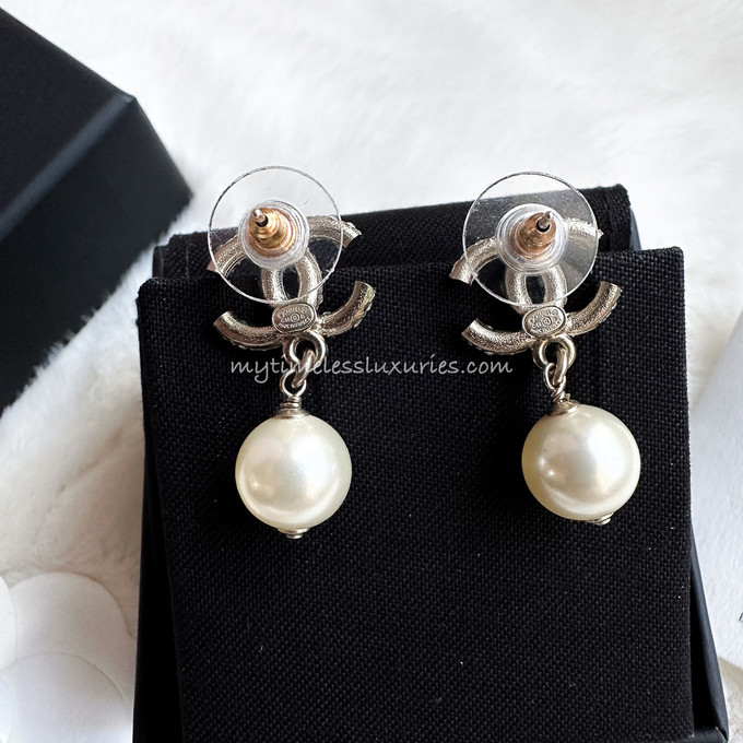chanel crystal pearl drop earrings
