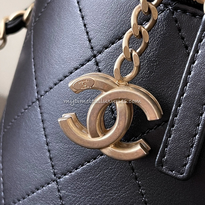 CHANEL 20B Vanity Case Pearl Embellished Logo Handle & Charm *New -  Timeless Luxuries