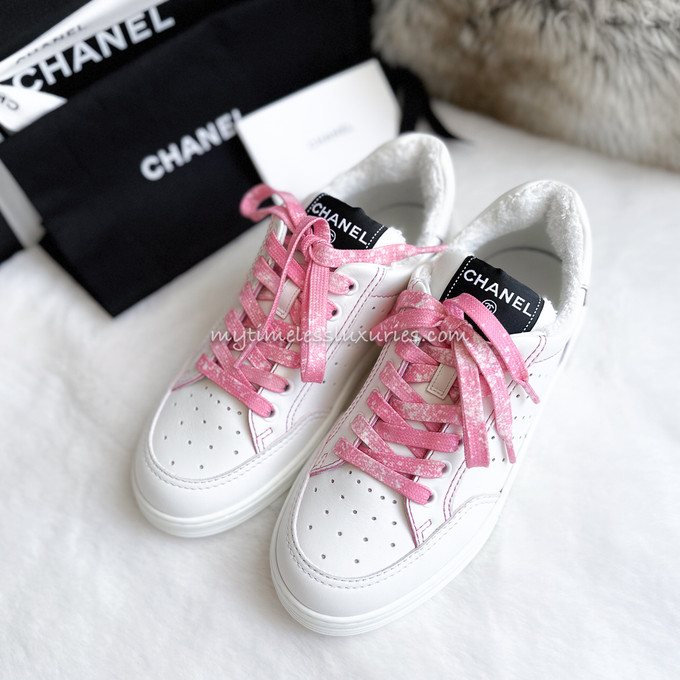 CHANEL 21P Logo Sneakers White/ Pink Calfskin 37.5 *New - Timeless