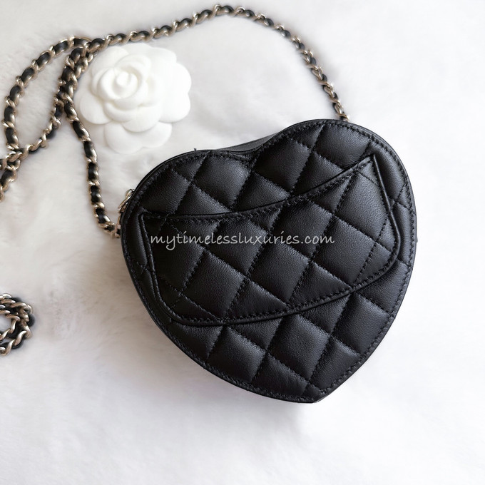 CHANEL 22S 'CC in Love' Heart Clutch w/ Chain Bag *New - Timeless