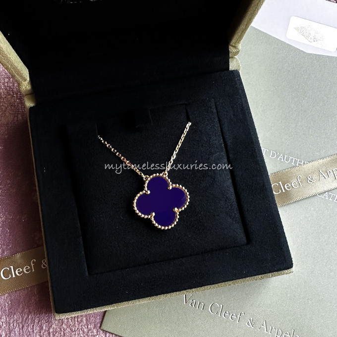 VAN CLEEF & ARPELS 2019 Limited Edition HOLIDAY PENDANT BLUE PORCELINE –  GoldenBrightJeweler