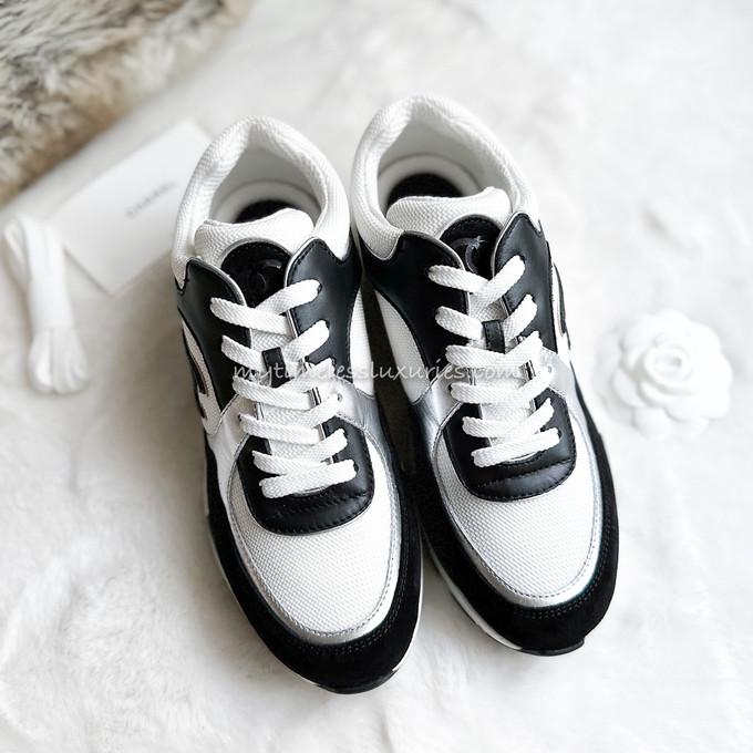 CHANEL 23C CC Logo Sneakers 38.5 *New - Timeless Luxuries