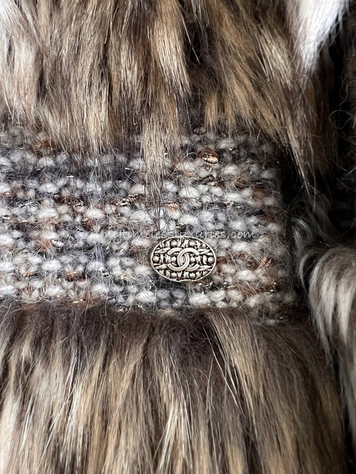 Chanel, tweed coat with imitation fur - Unique Designer Pieces