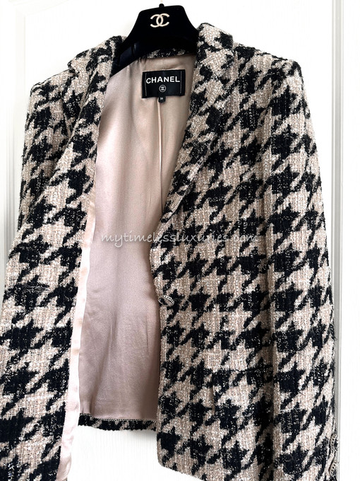 CHANEL 19K Houndstooth Tweed Jacket 36 - Timeless Luxuries