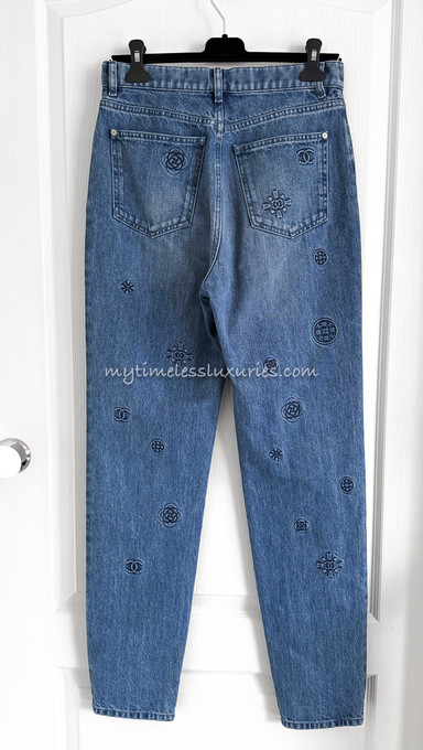 CHANEL 21P Logo Embossed High Waisted Jeans 40 Blue - Timeless Luxuries