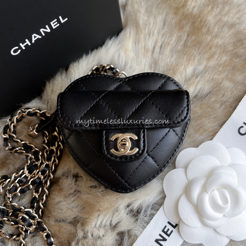 Chanel  Chanel Black Heart Necklace on Designer Wardrobe