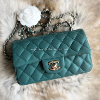 chanel clutch green