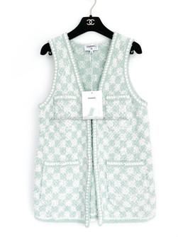 CHANEL 23P Knit Vest Pearl Buttons 34 *New