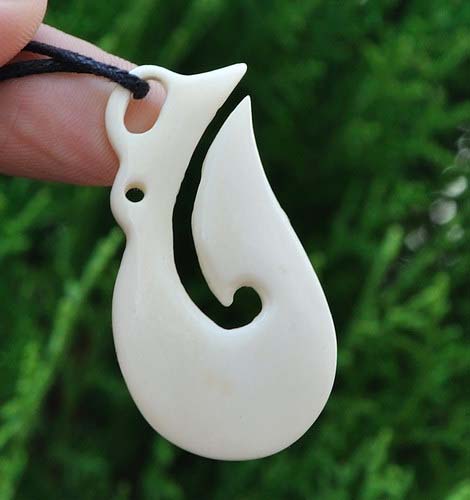 Hand Carved Bone Fish Hook Pendant New Zealand Maori Style Carving G029104  - 3JADE wholesale of jade carvings, jewelry, collectables, prayer beads