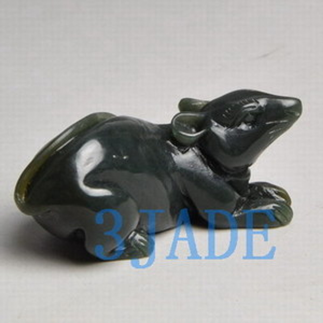 jade mouse figurine
