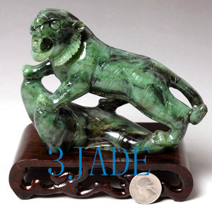 Natural Green Nephrite Jade Tiger Statue / Carving / Sculpture J026065