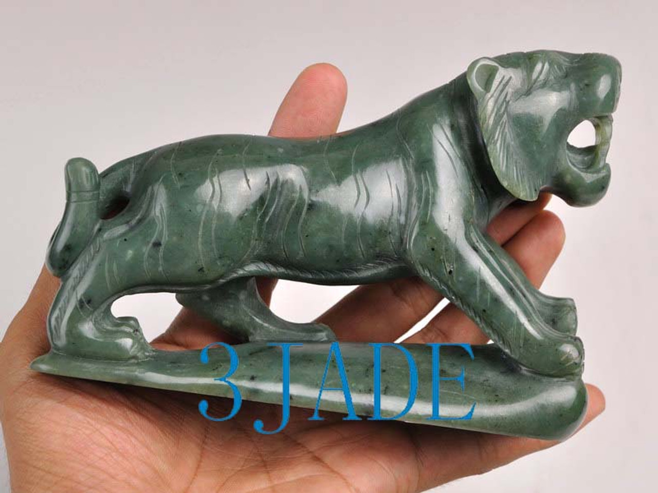 Natural Green Nephrite Jade Tiger Statue /Carving /Sculpture -J026137