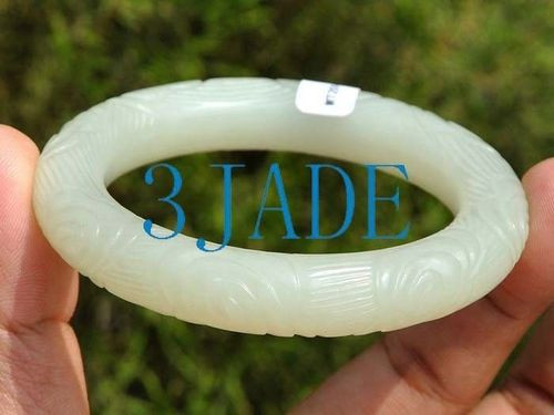 jade round bangle