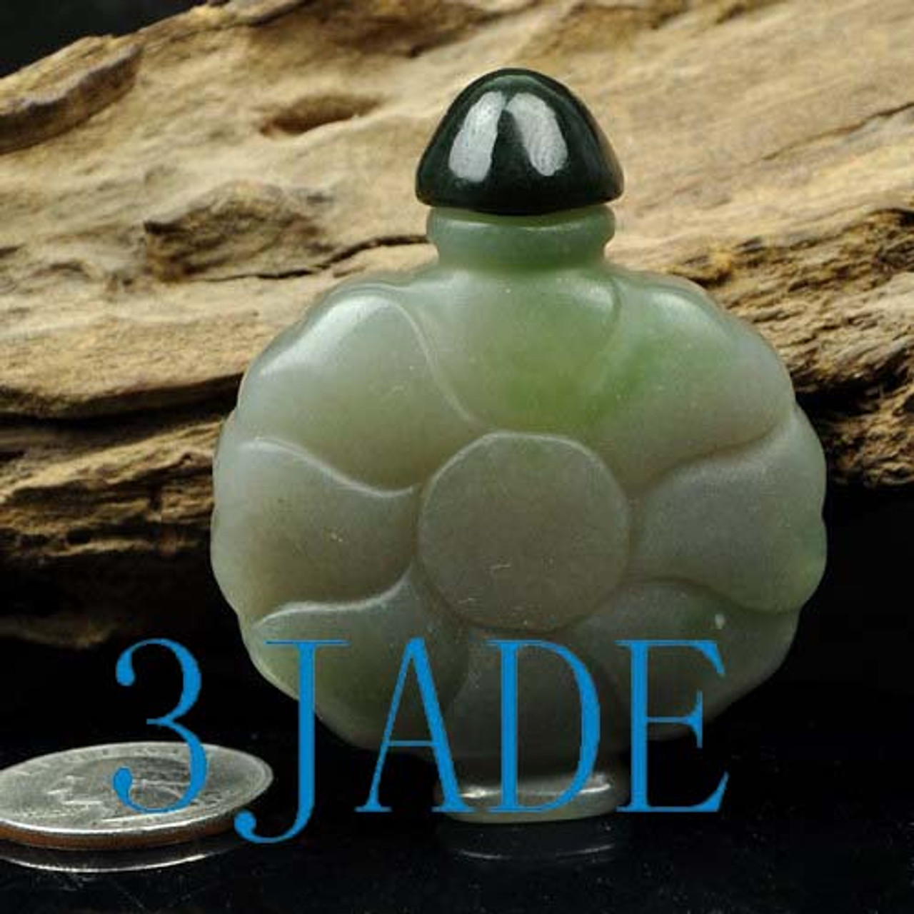 nephrite jade snuff bottle