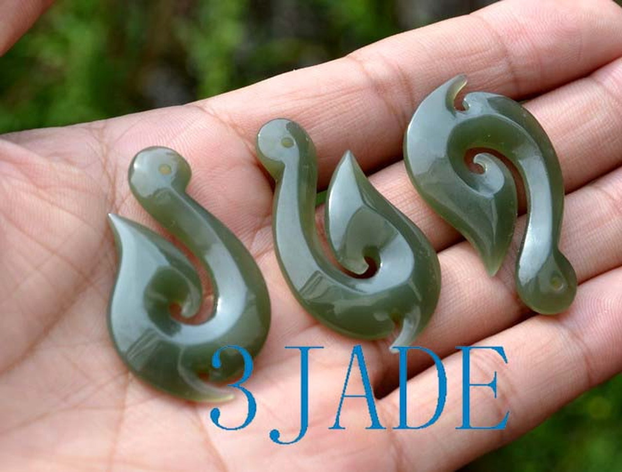 Natural Nephrite Jade Fish Hook Hei Matau Pendant Necklace NZ Maori Art