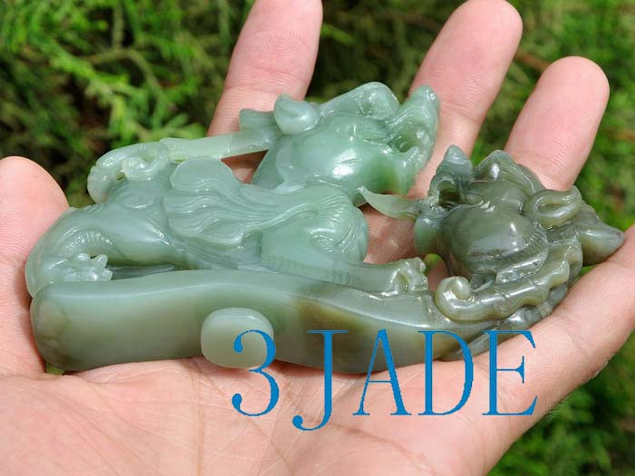 Chinese jade statue