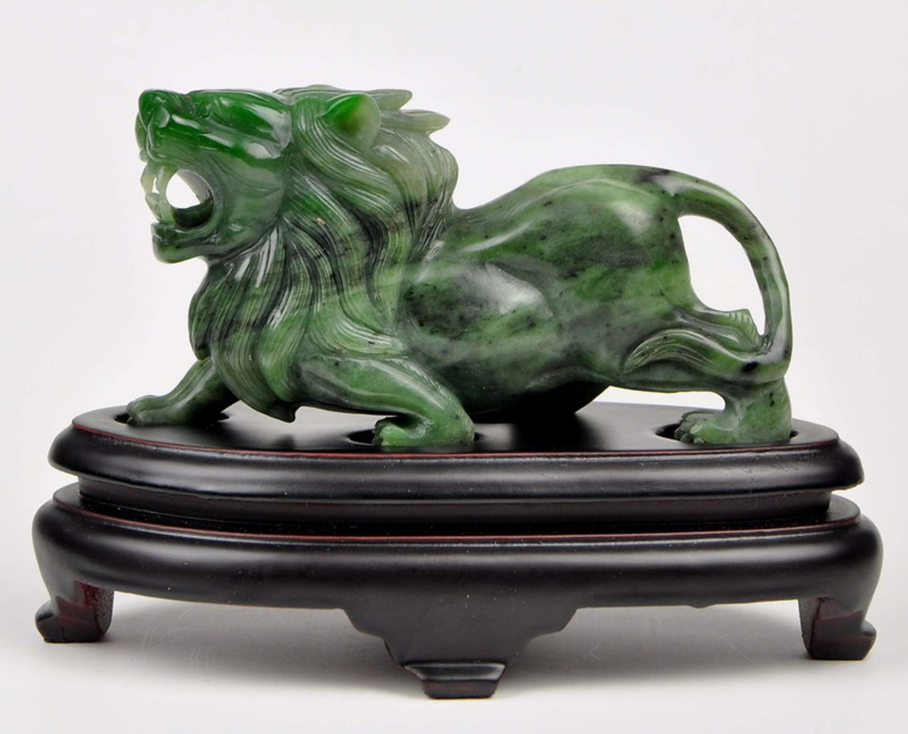 green jade carving