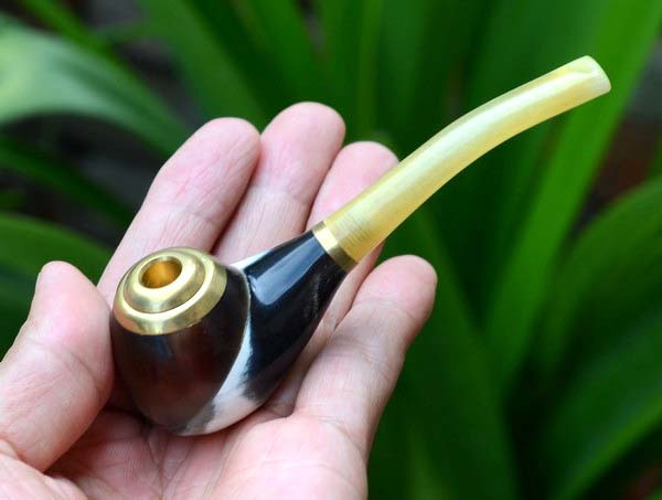 Natural Horn Pipe – Versatile Smoking Accessory, Handmade