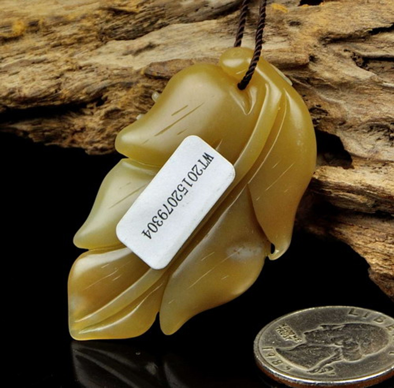 Natural Hetian Nephrite Jade Carving Scorpion Charm Pendant Necklace w/ certificate  -G020598