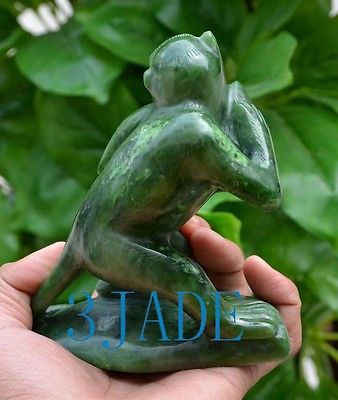 Natural Green Nephrite Jade Monkey Peach Statue Chinese Animal Carving -J026284