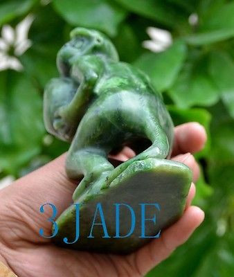 Natural Green Nephrite Jade Monkey Peach Statue Chinese Animal Carving -J026284