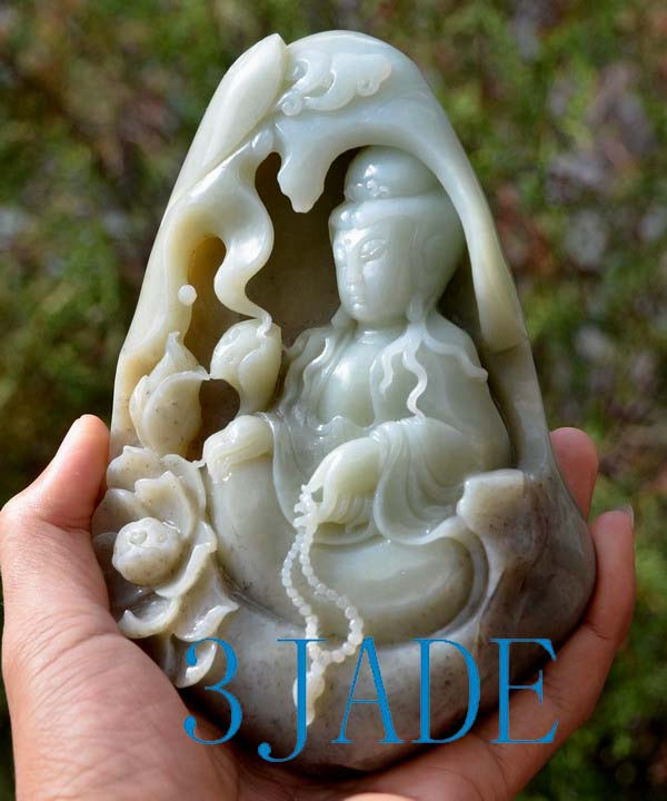 Hetian jade carving