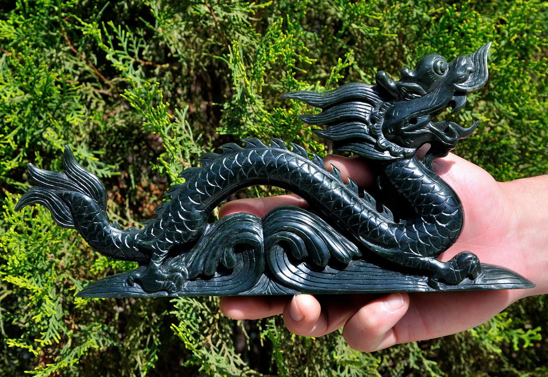 Natural Black Nephrite Jade Carving Chinese Dragon Statue / Hand