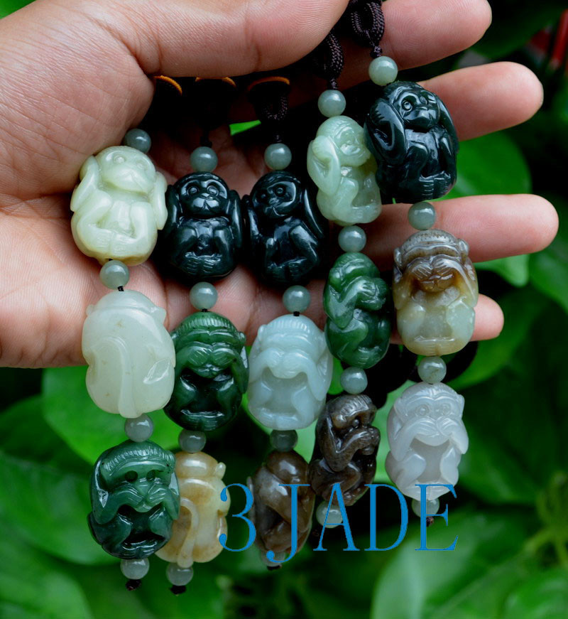石笛 翡翠　２５０７０３－３ Hand Carved Hetian Nephrite Jade Three Wise Monkeys Pendant