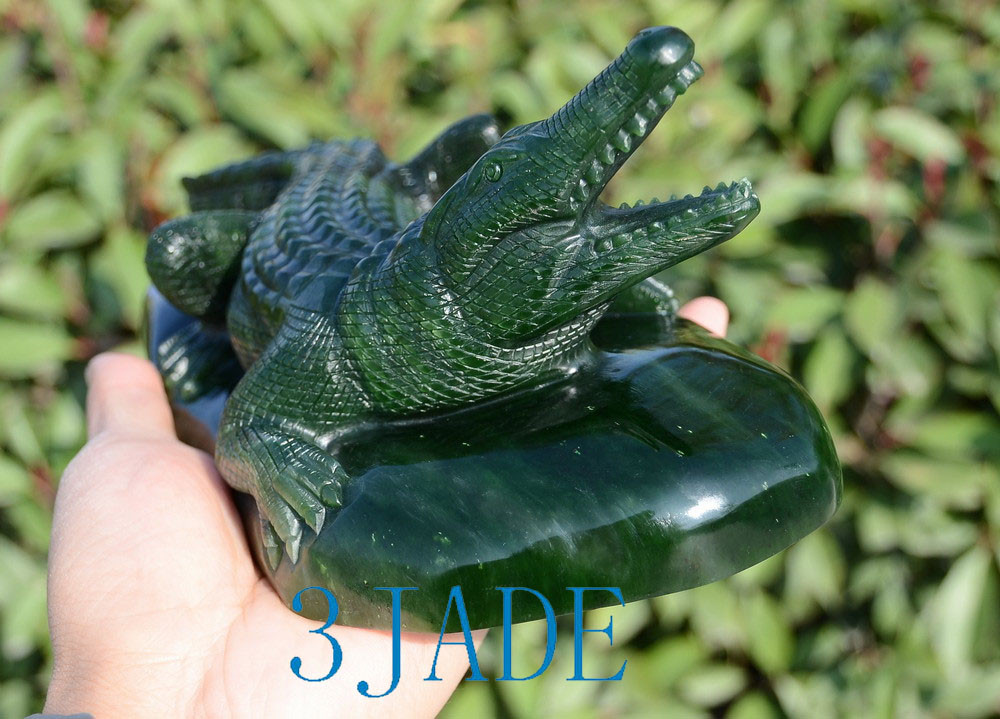 jade crocodile carving