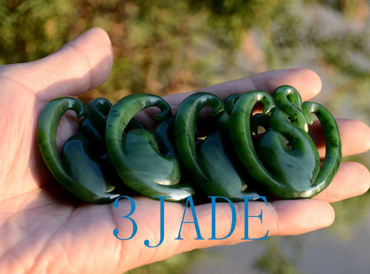 Green Nephrite Jade Twist Heart Pendant NZ Maori Style Greenstone Necklace