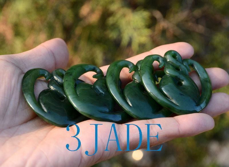 Green Nephrite Jade Twist Heart Pendant NZ Maori Style Greenstone