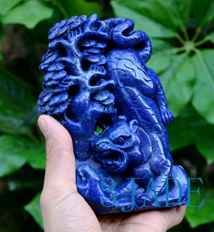 Natural Lapis Lazuli Downhill Tiger Statue Hand Carved Gemstone