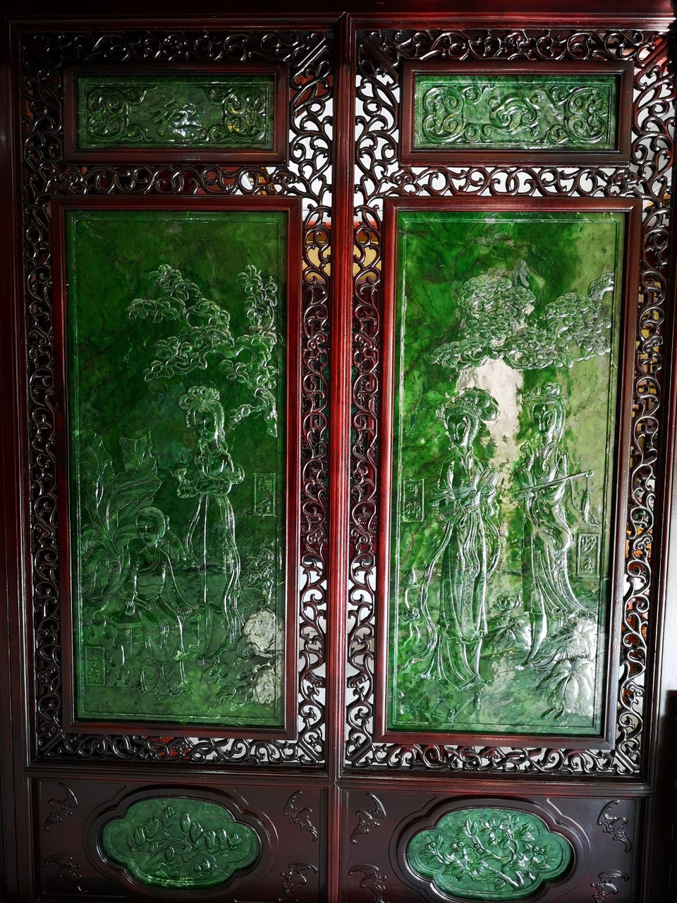 5.3m*2.6m Spinach Green Jade Wood Chinese Screen 金陵十二钗碧玉